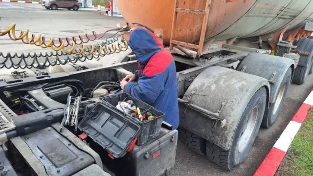 Грузовой автоэлектрик